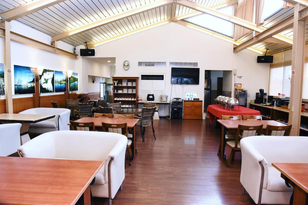 England Business Motel Yilan Экстерьер фото