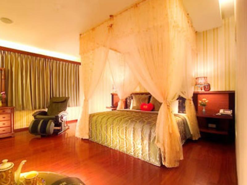 England Business Motel Yilan Экстерьер фото