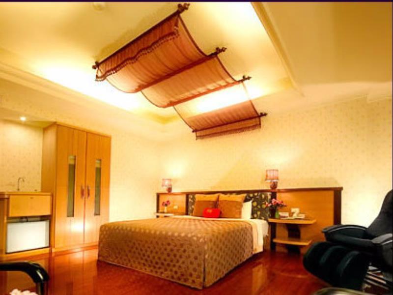 England Business Motel Yilan Экстерьер фото